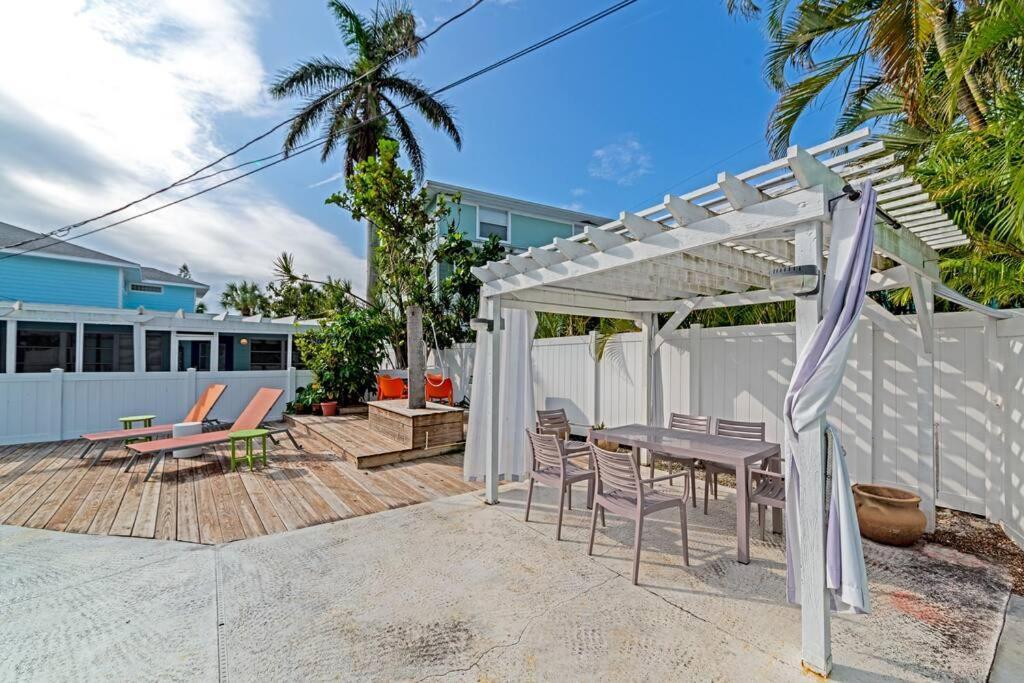 Walk To The Beach - Island Villa 시에스타 키 외부 사진